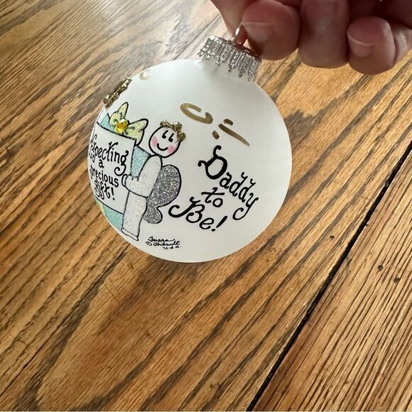 Heart Gifts by Teresa Inc. Hand Painted Ornament Expecting Parents To Be‎ - Picture 9 of 10